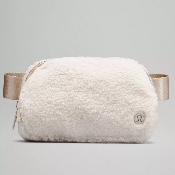 LULULEMON Everywhere FLEECE Belt Bag Crossbody Fanny pack Natural Ivory/Trench - Picture 1 of 6